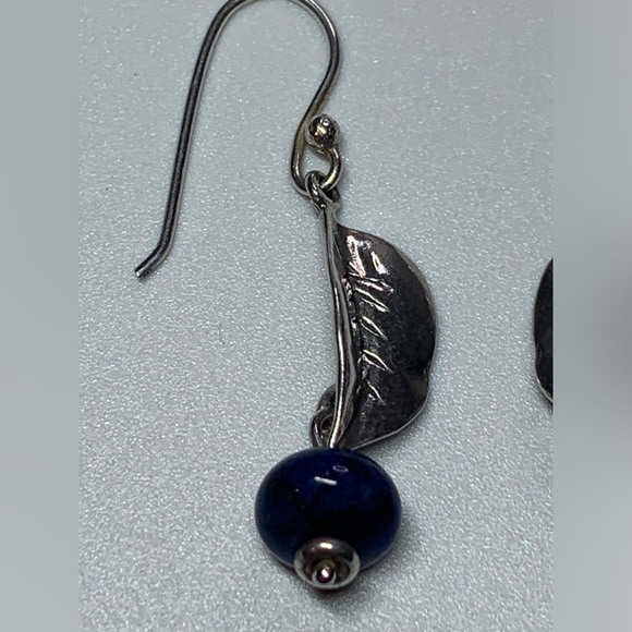Silpada Vintage VERY RARE Sterling Leaf with Sodalite Bead French Wire E… - Picture 3 of 16